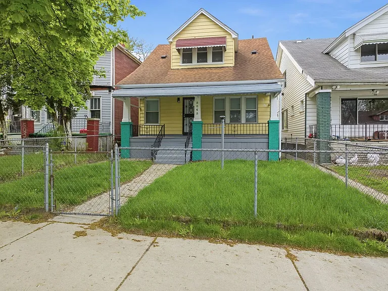 5045 Fairview St — Photo 1