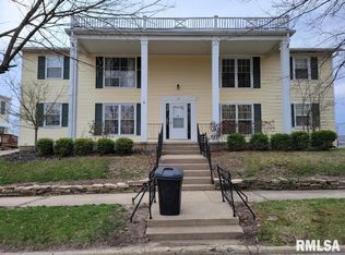15 S Avenue B St, Canton, IL 61520