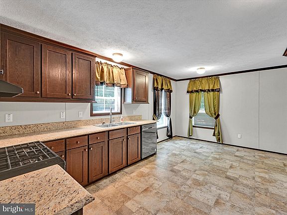 5th image of 256 Jimmy Ln