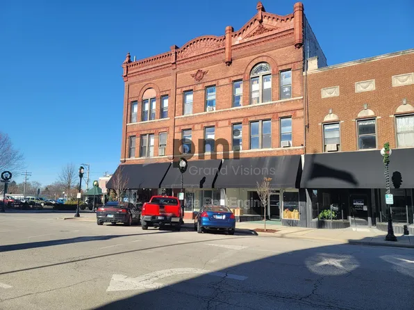 601 1/2 Monroe Ave #27, Charleston, IL 61920