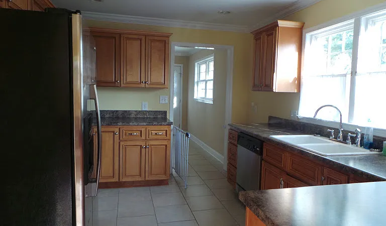 1010 Lorraine St — Photo 4