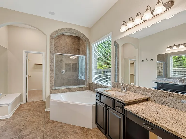 74 S Sawbridge Cir — Photo 24