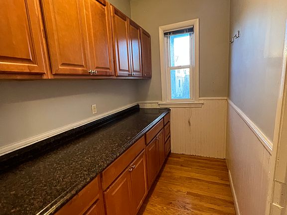 4th image of 23 Tufts St