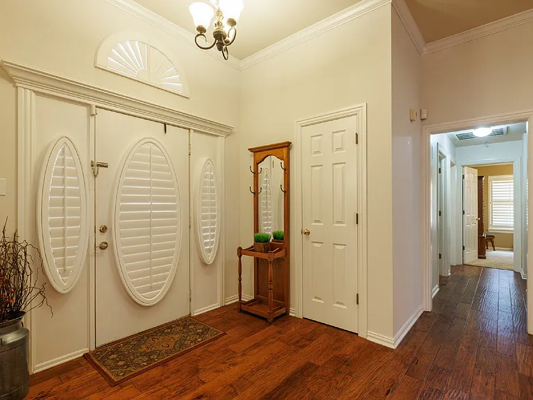 3726 Pensacola Dr — Photo 5
