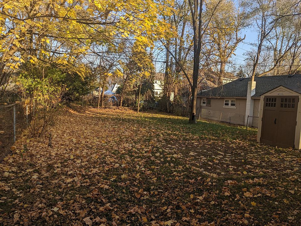 2373 Pine Lake Ave, Keego Harbor, MI 48320 Zillow