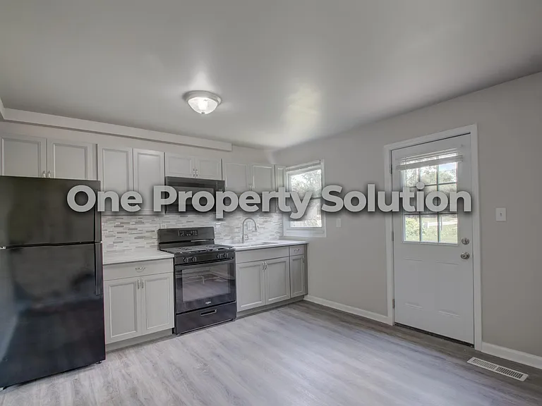 5001 Carolina St — Photo 16