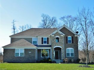 645 Madison Ave, Aurora, OH 44202