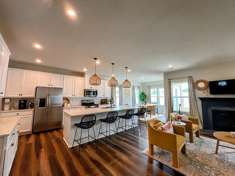 903 Orchid Pl — Photo 4