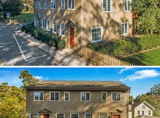 11 N Main St #C, Essex, CT 06426