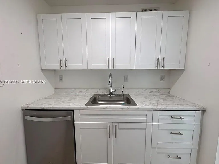 1141 Lake Victoria Dr #F — Photo 13