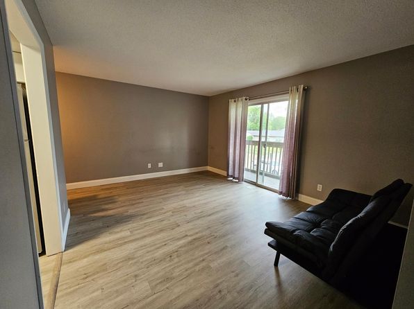 906 E Harding Dr APT 201