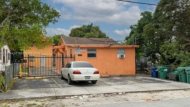 Homeville — Photo 1