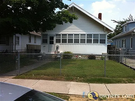 816 Jackson Ave photo 1