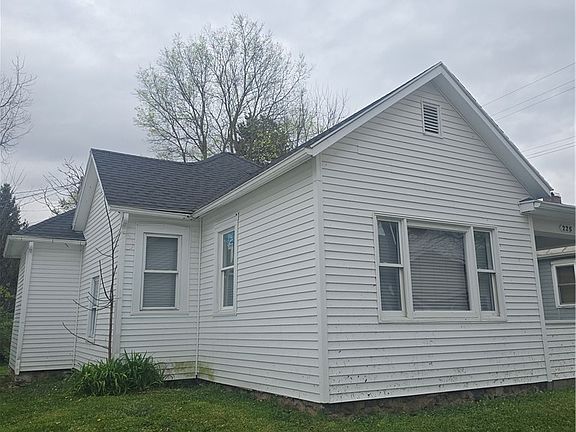 2nd image of 225 E Clay St