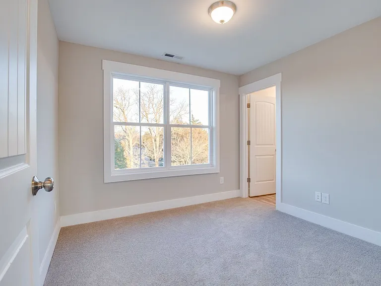 405 Harper Lndg — Photo 16