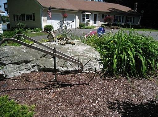 2nd image of 15 Whitney St