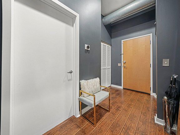5th image of 4011 N Francisco Ave Unit 304