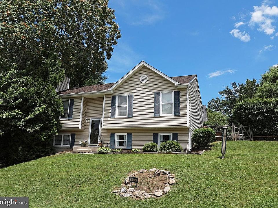 2nd image of 10802 Lake Ct W