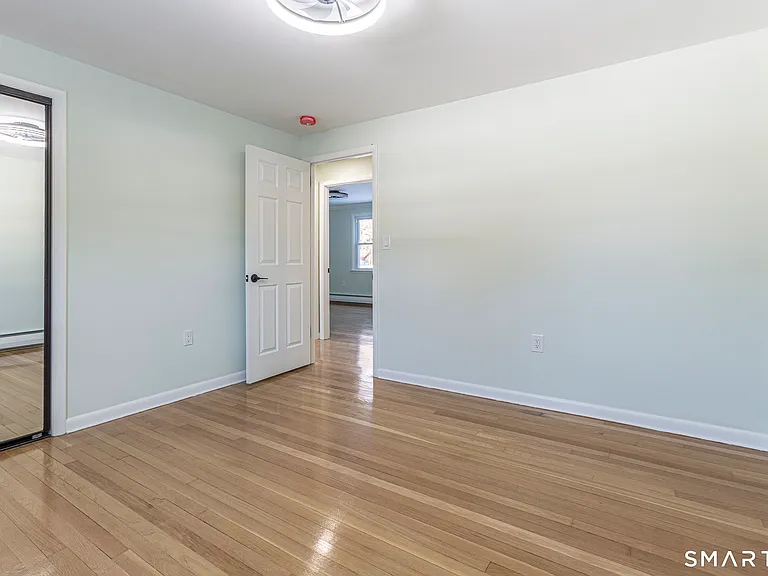 26 Kelly Rd — Photo 17