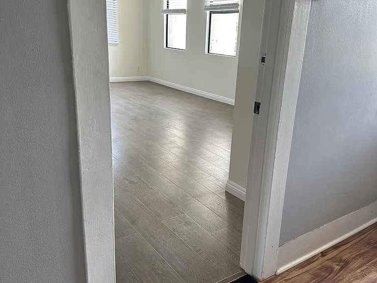 9414 Venice Blvd #3 — Photo 2