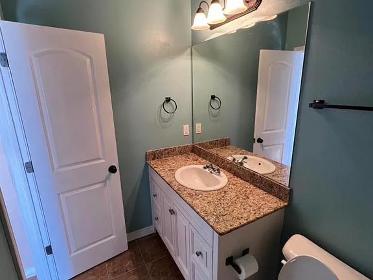 9437 Redwood Lake Blvd — Photo 11