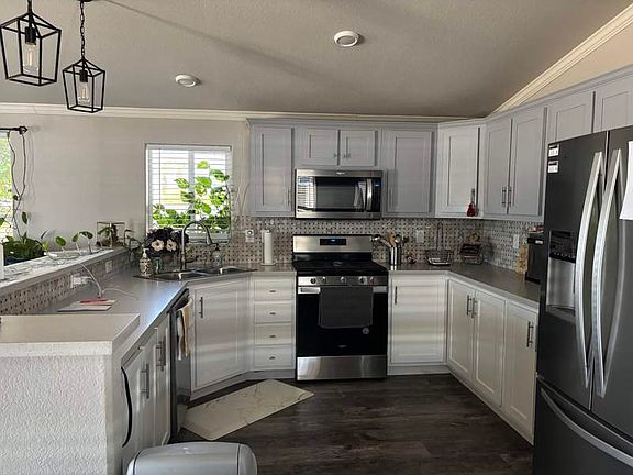 3rd image of 3300 E Broadway Rd #143