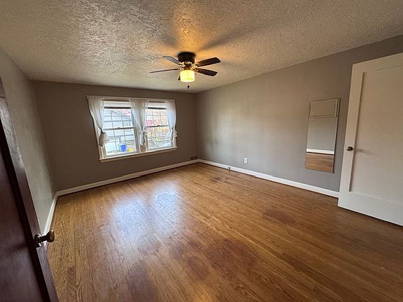 3rd image of 1431-1433 NE 46th Ave