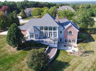 353 Steeple Pointe Cir, Delafield, WI 53018