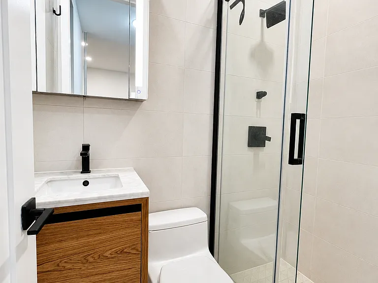 750 Washington Ave #1A — Photo 4