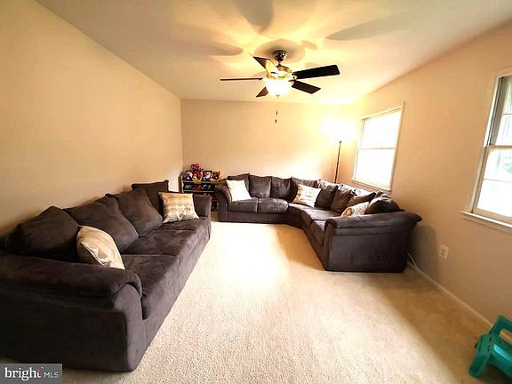 3rd image of 4543 Kendall Dr
