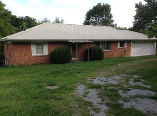 582 Levy Rd, Paris, KY 40361