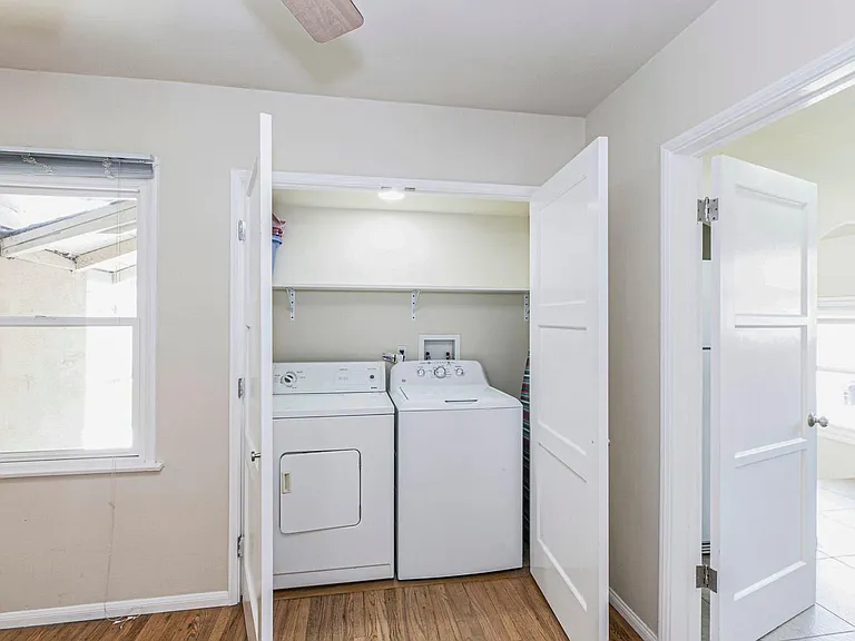 10929 Whitegate Ave — Photo 29