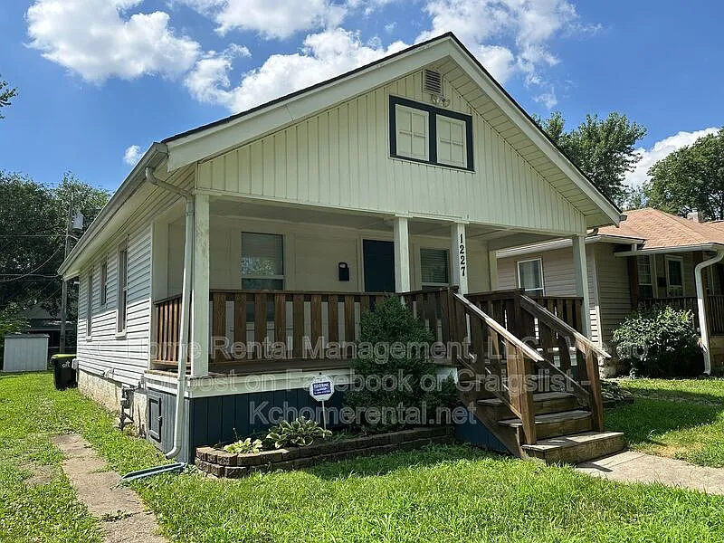 2 bed, 1.0 bath, 950 sqft, $1,450 — Photo 2