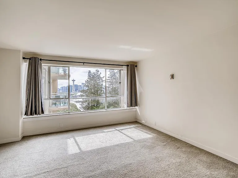 Skyline House — Photo 22
