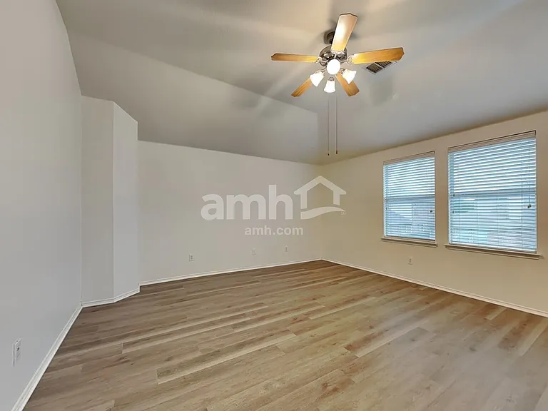 1003 San Antonio Dr — Photo 12