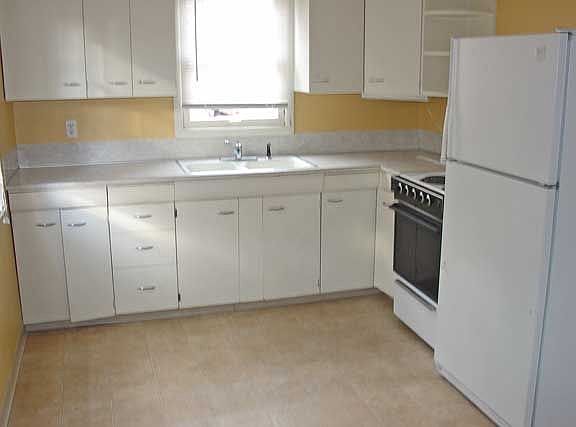 4th image of 2714 Michigan St