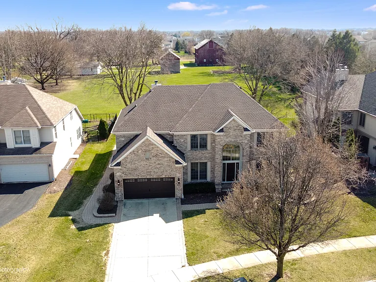 24833 Winterberry Ln — Photo 2