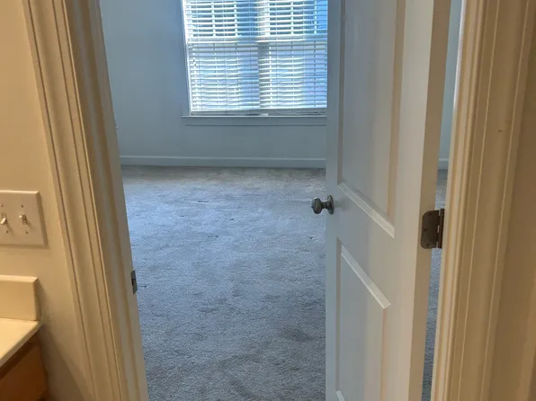 100 Sunset Cir, Greensboro, NC