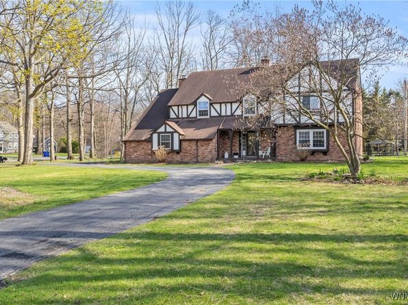 700 Mountain View Dr, Lewiston, NY 14092