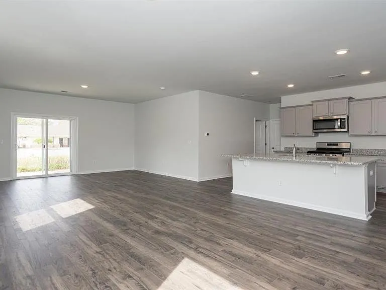 1028 Flintshire Dr — Photo 5