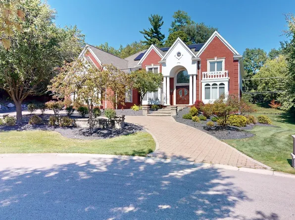 32576 Sanctuary Ct, Farmington Hills, MI 48336