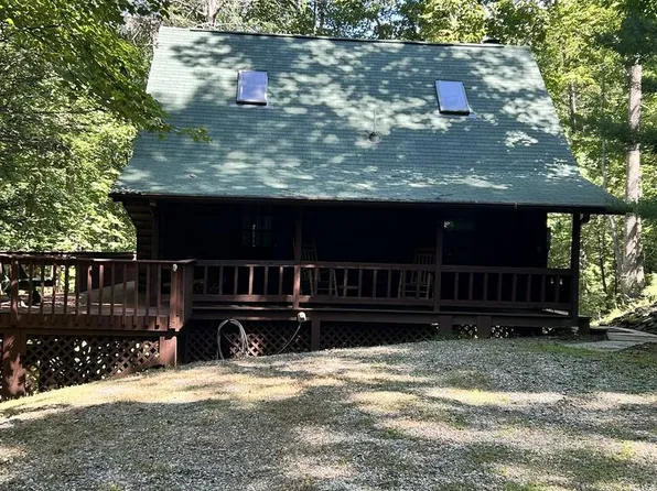 14 Treetop Ln, Blairsville, GA 30512