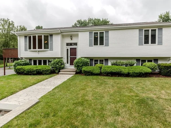 422 Buxton St, North Smithfield, RI 02896