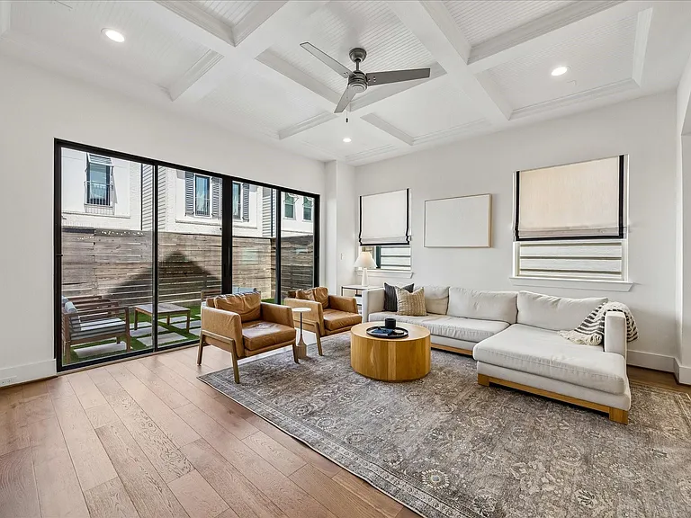 852 Fisher St #C — Photo 12