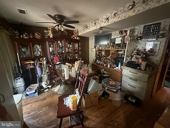 3rd image of 122 E Plover Dr