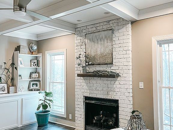 3rd image of 1327 Tannahill Way