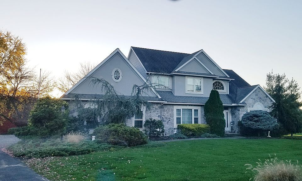 1st image of 60 Willow Cir