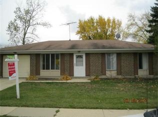 1105 Hunter Dr, Elgin, IL 60120