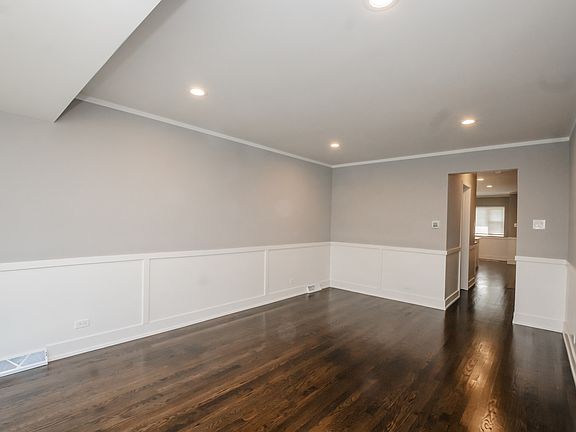2nd image of 1307 E 88th St