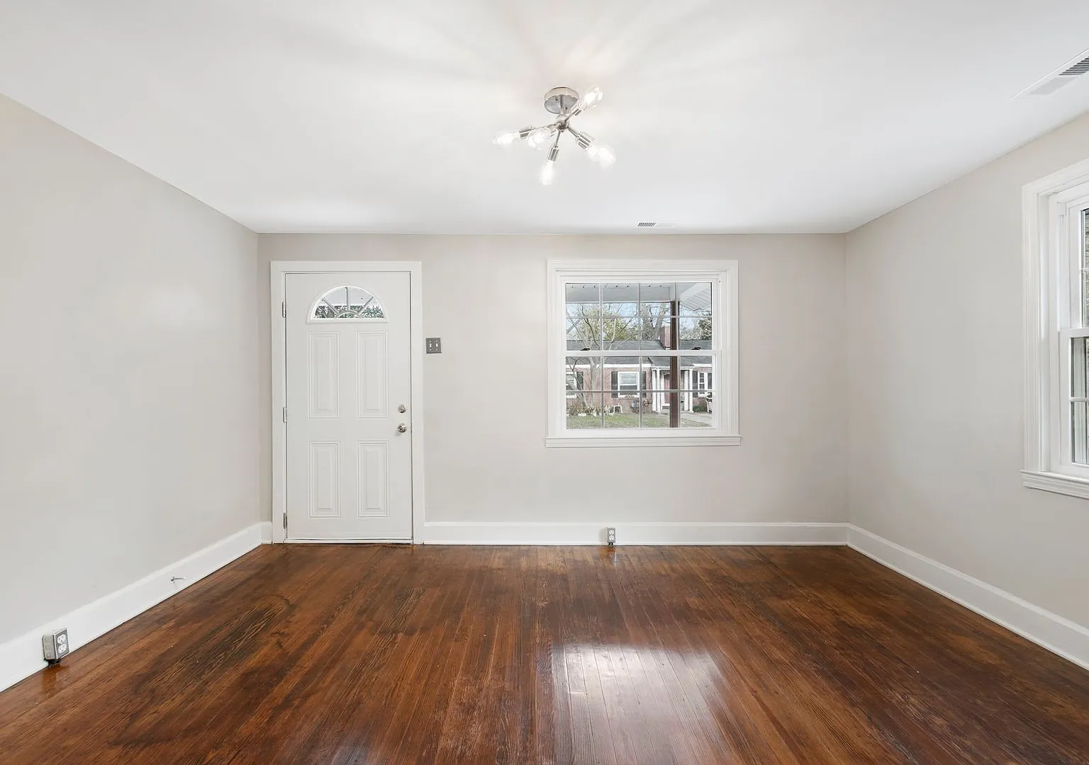 1105 SW Sauls St — Photo 4